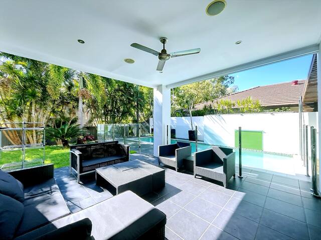 4 Ensuites|Patio Pool BBQ Billiards Media Room gallery image 4