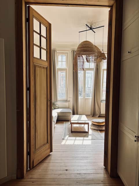 Beautiful Apartment by the Ixelles Ponds