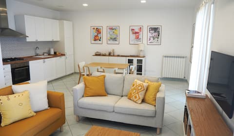 Annuncio Airbnb popolare: Blue sea apartment a Meta