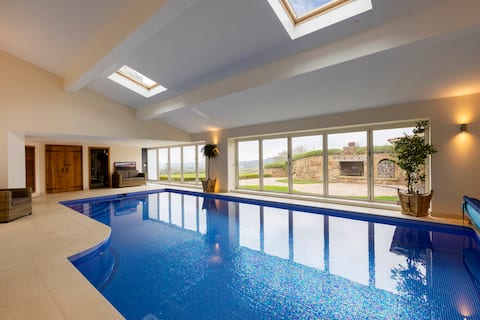 The Hideaway with Private Pool and Stunning Views
