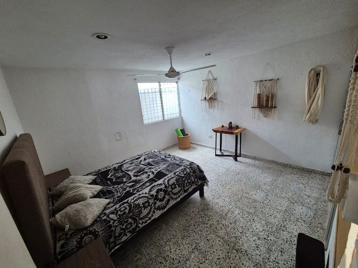 Bračni krevet i viseća ležaljka