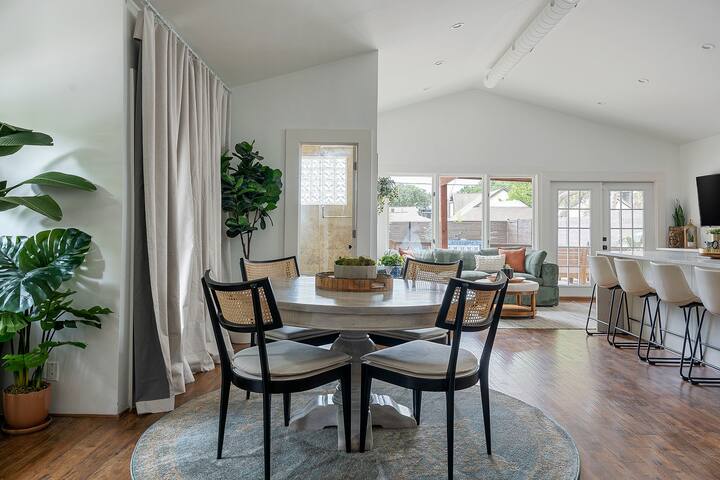 Heated Private Pool-Lakewood Highland Park No 5946 gallery image 4