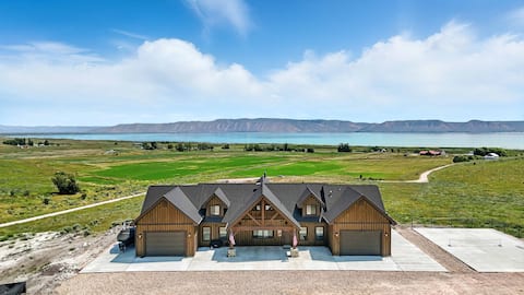 The Last Frontier - HotTub/ 20 Acres / Lake View