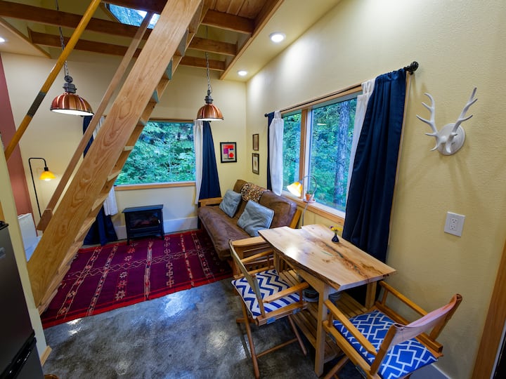 Alaskan Cabin Retreat With Wood Fired Sauna - Juneau, AK