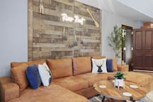 Cozy Condo | Game Rm | Pools | Mins to Water Parks