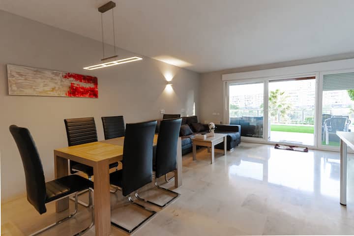 Beachy House - Home In Montgat, Barcelona - Mollet del Vallès
