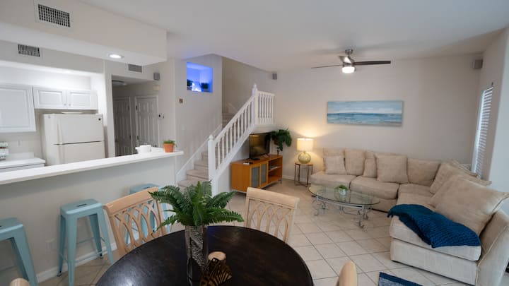 Palm Coast Townhouse, Spacious 3 Bdr W/pool! - パーム・コースト, FL