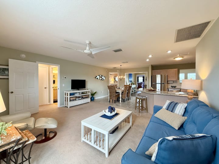 Spacious 3-bedroom-3-bath W/sunroom- Patio- Bbq! - The Villages, FL