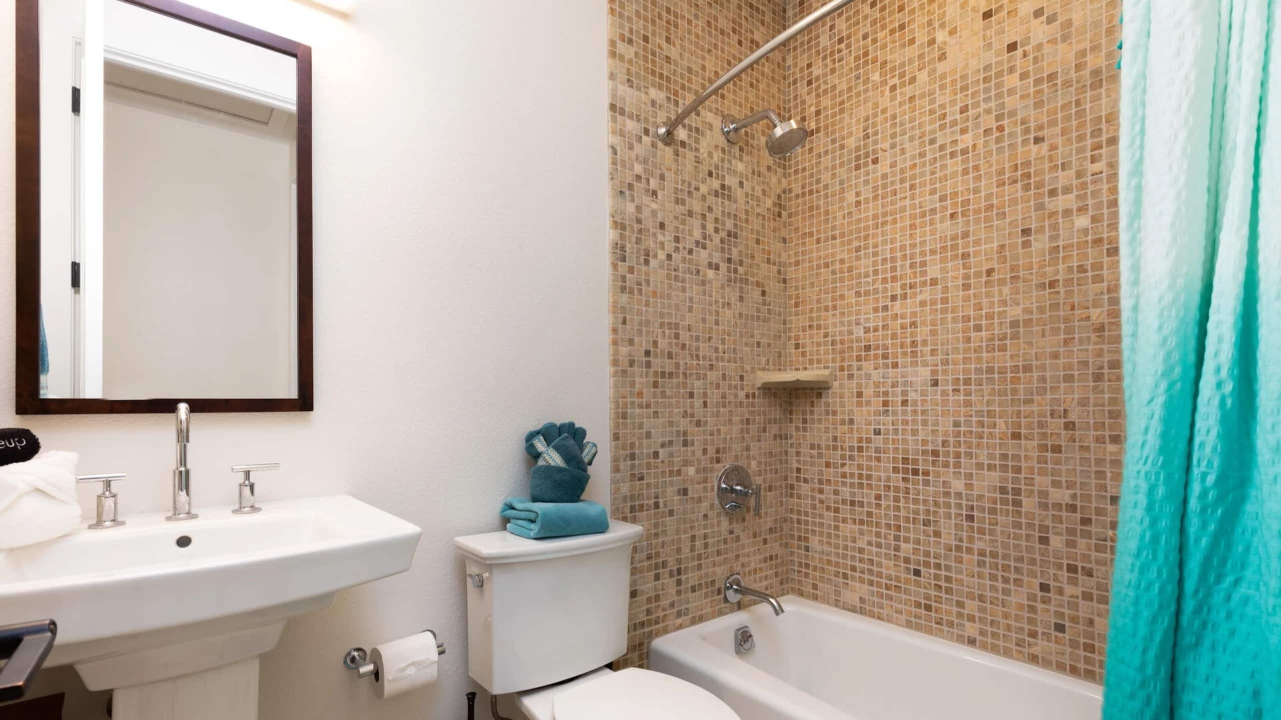 Home in Waimea · ★5.0 · 3 bedrooms · 5 beds · 3 baths - Image 23