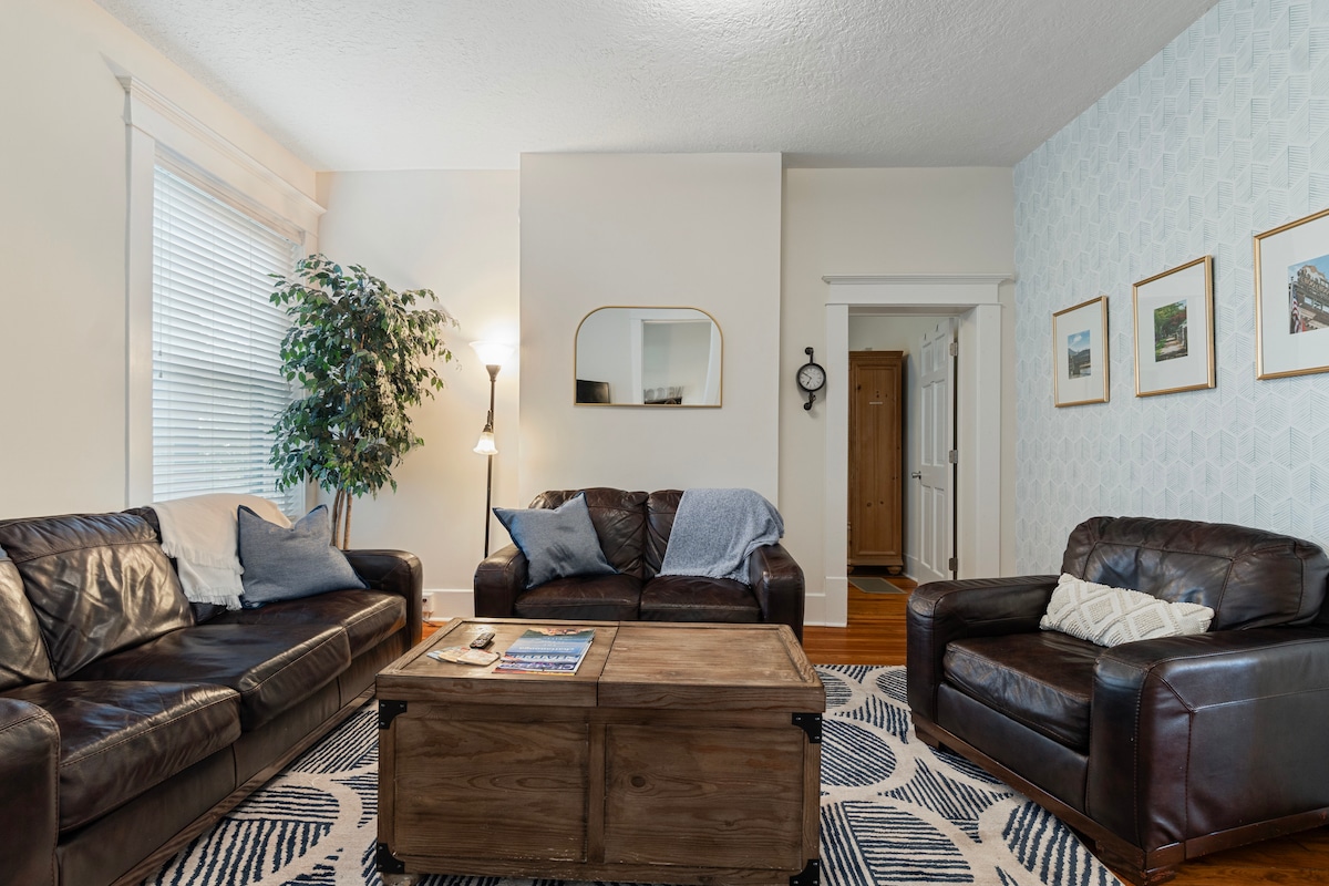 Top performing Airbnb: Southside | Roomy I Sleeps 12 | Walk to Choo Choo in Chattanooga