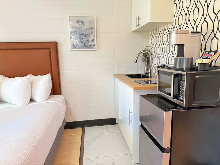 Chic Boutique Hotel&nbsp;In Nanaimo -  King Kitchenette - 나나이모