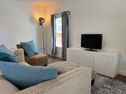 Top Airbnb: Peaceful 3BR 2BA Home Near UC Davis | SuperHost in North Oak Park