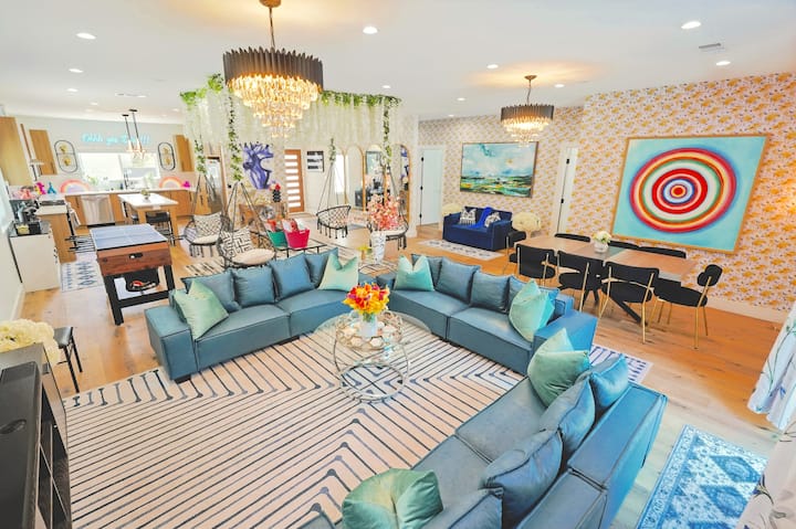 G. Joyful Noho Pad: Universal 15, Sleeps 19, Yard - Los Angeles, CA