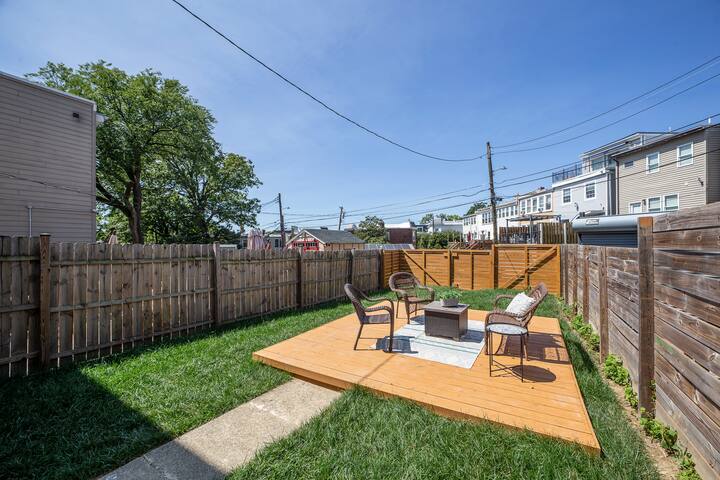 4 Bed 3.5 Bath Petworth Home gallery image 5