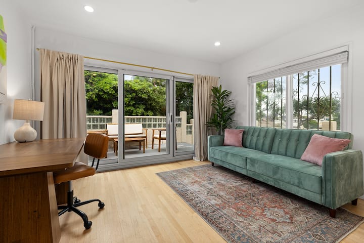 Rozťahovacia rozkladacia pohovka