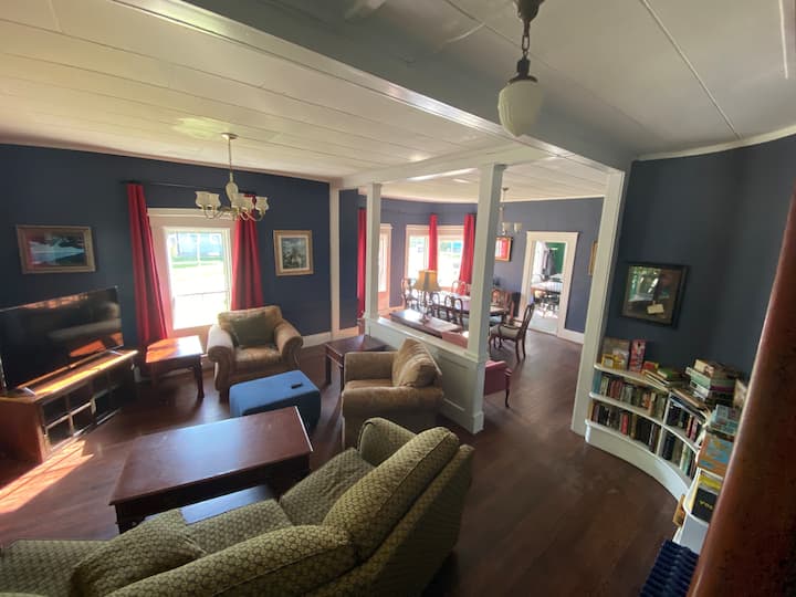 Charming Maine Farmhouse Walk To Village - Gardiner, ME