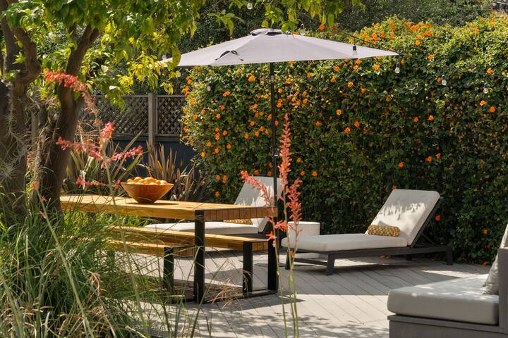 Sunshine Oasis – Luxury Westside Retreat gallery image 5