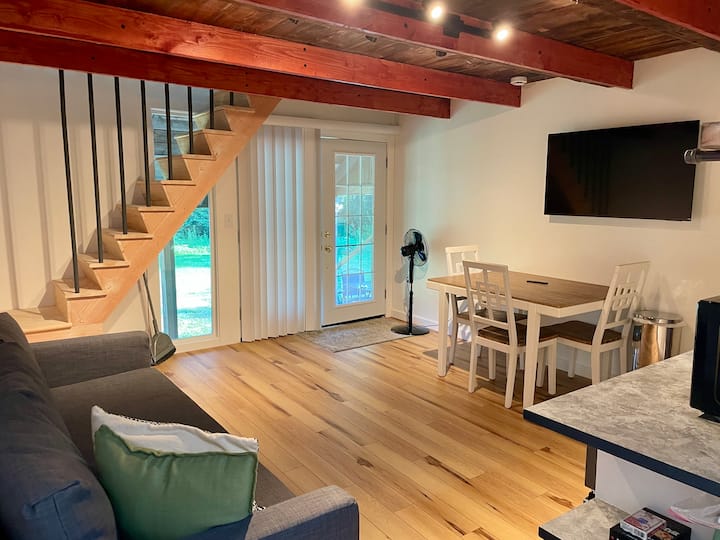 Loft-style Retreat In Rye, Nh - 키터리