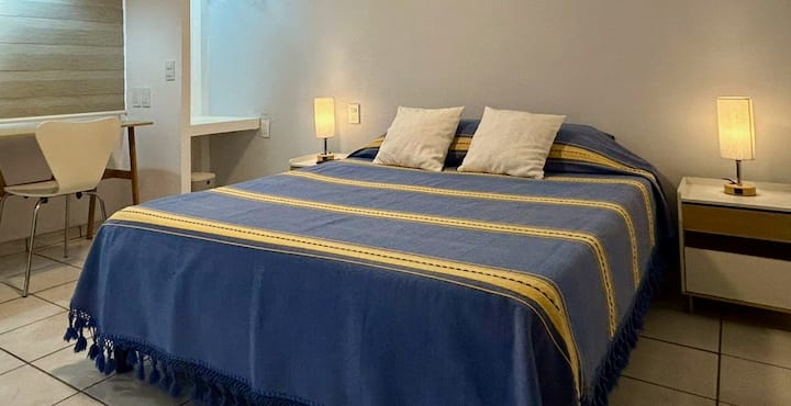 Рај за одмор, работа или маратон за вашата омилена серија. Сѐ што ви треба за продуктивен и опуштен престој.