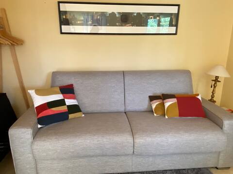 Annonce Airbnb populaire: Independent studio with Geneva lake view à Publier