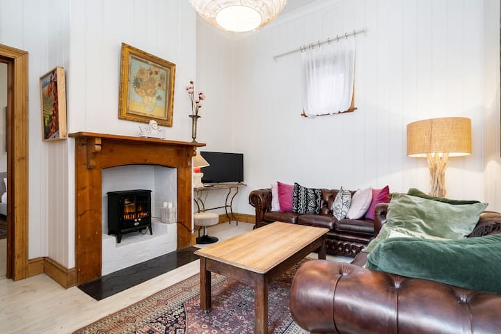 Coachman's Cottage Glenelg. Romantic Winter Escape - Glenelg