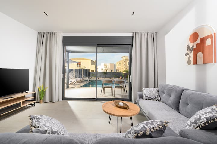 Petrus Luxury Villa 1 | 3 Bedrooms & 3 Bathrooms - Chersónissos
