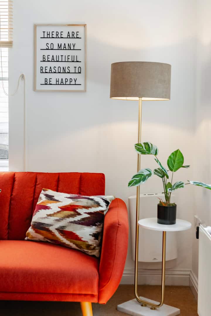 Stylish 6-br Getaway In Quiet Mildenhall Area! - 뉴마켓