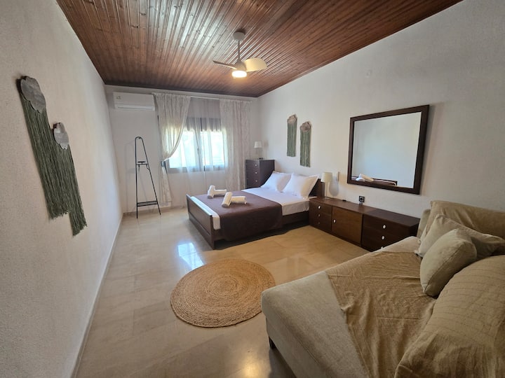 1. spavaća soba s bračnim krevetom