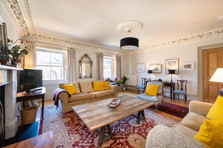 Elegant central apartment, with lovely view