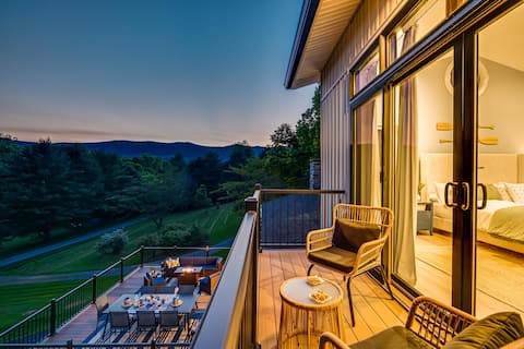 Riverfront*Lux*HotTub*Game Room*Grill