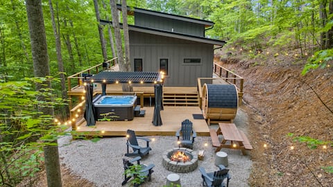 Modern RRG Cabin w/ Hot Tub + Sauna + Forest Views