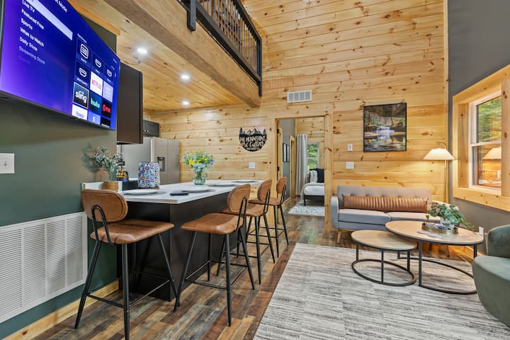 Modern Rrg Cabin W/ Hot Tub + Sauna + Forest Views - Kentucky