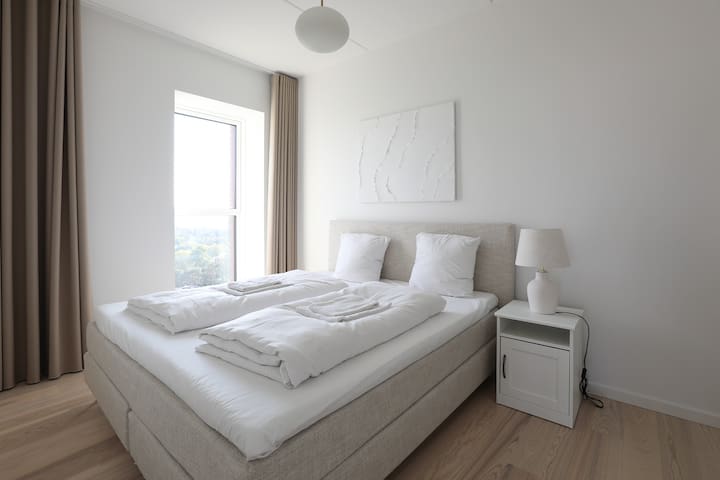 Bright City Apartment – Balcony & Panoramic Views gallery image 3