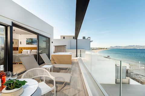 SoleLuna 2. On the Beach | Hot Tub | Smart Home