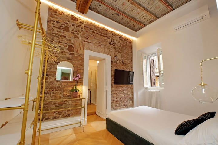 Schlafzimmer 1