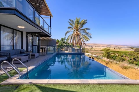 La Kinera – Stunning Villa with Heated Private Pool and Safe Room