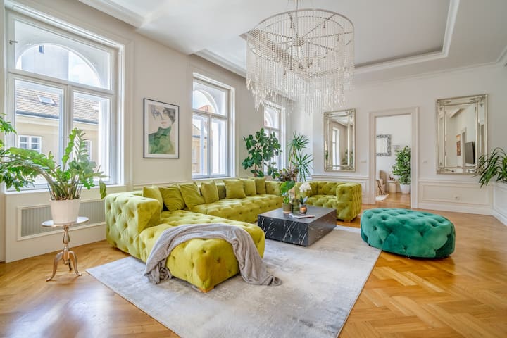 5 STAR LUXURY quiet apartment in the city center