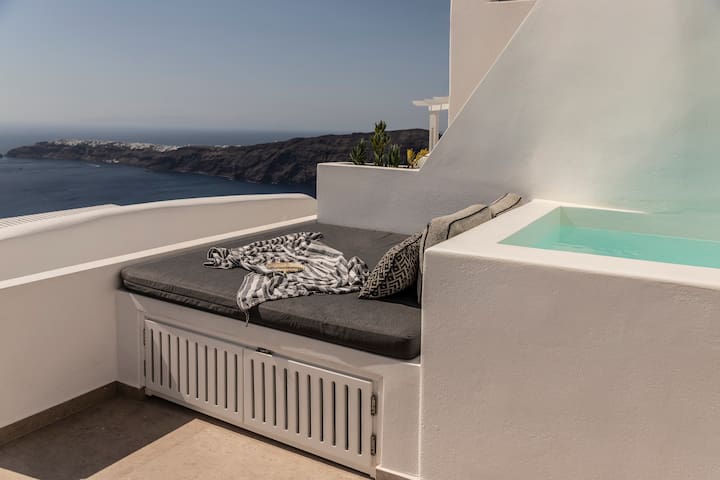 Two Bedroom Villa with Outdoor Heated Plunge Pool