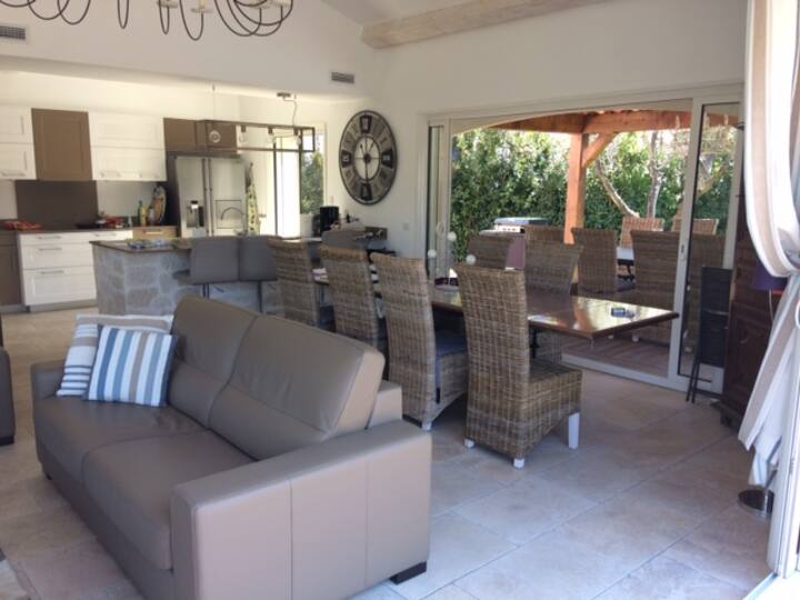 Villa Avec Vue Magnifique, Piscine Chauffée,clim - French Riviera