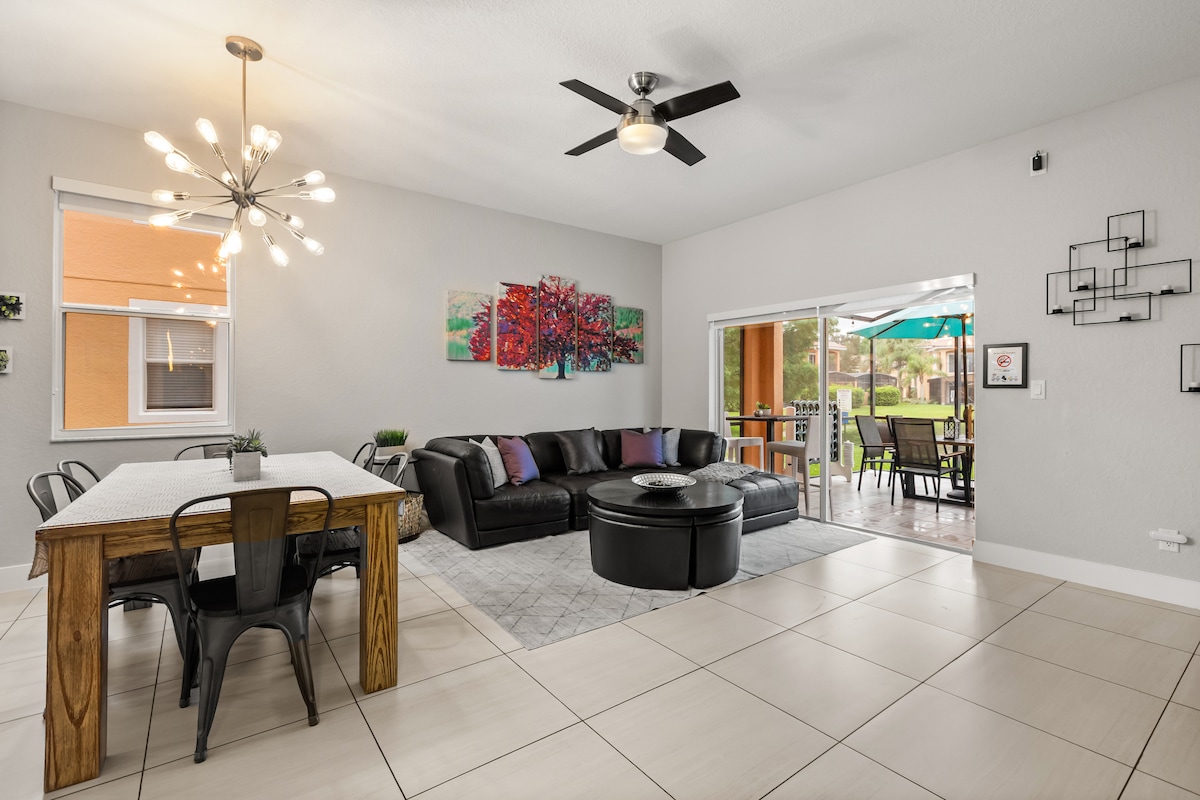 Top Airbnb: Clean, stylish retreat • Resort pool • Near Disney in Celebration