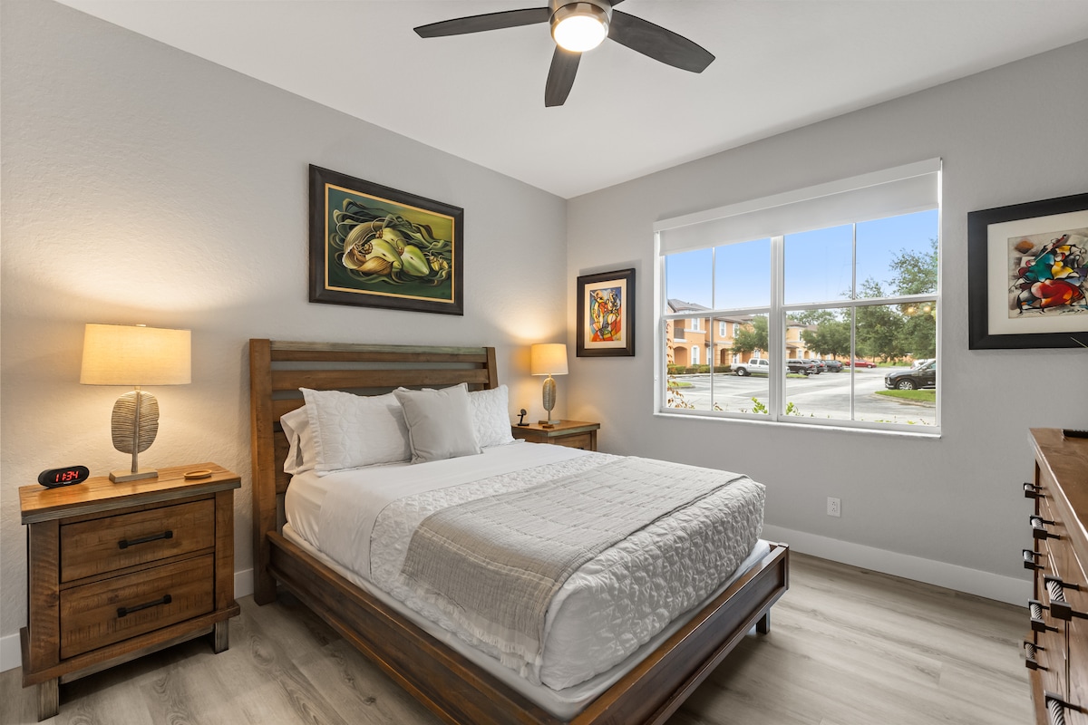 Prvi kat, bračni krevet (širine 150 – 179 cm), privatna kupaonica