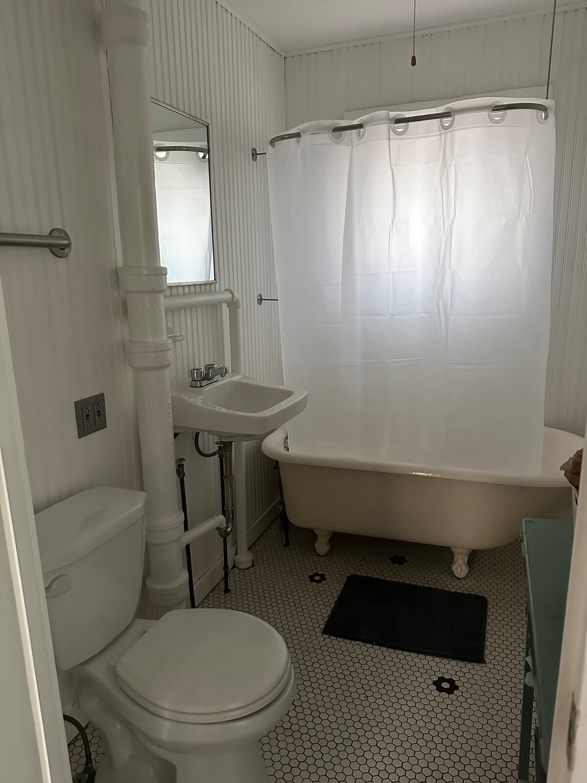 @ Historical Hyde Park! 1/1 home in Central Austin