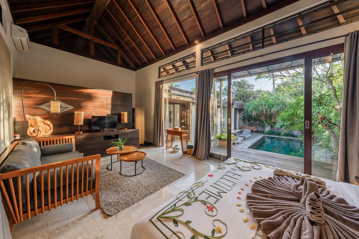 Villa in Ubud · ★4.89 · 2 bedrooms · 3 beds · 2 private baths, comparable Airbnb