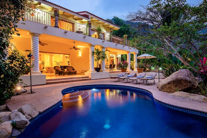 Luxurious Villa - 8 Bd Full Staff - Puerto Vallarta