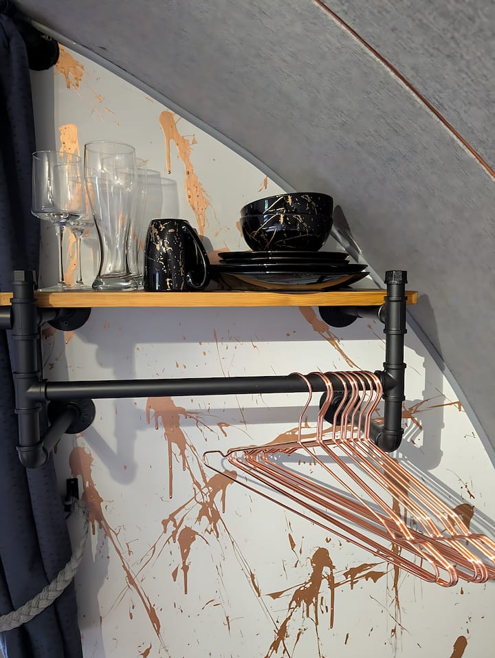 Willow - Rustic Glamping Pod With Private Hot Tub - Ross-on-Wye