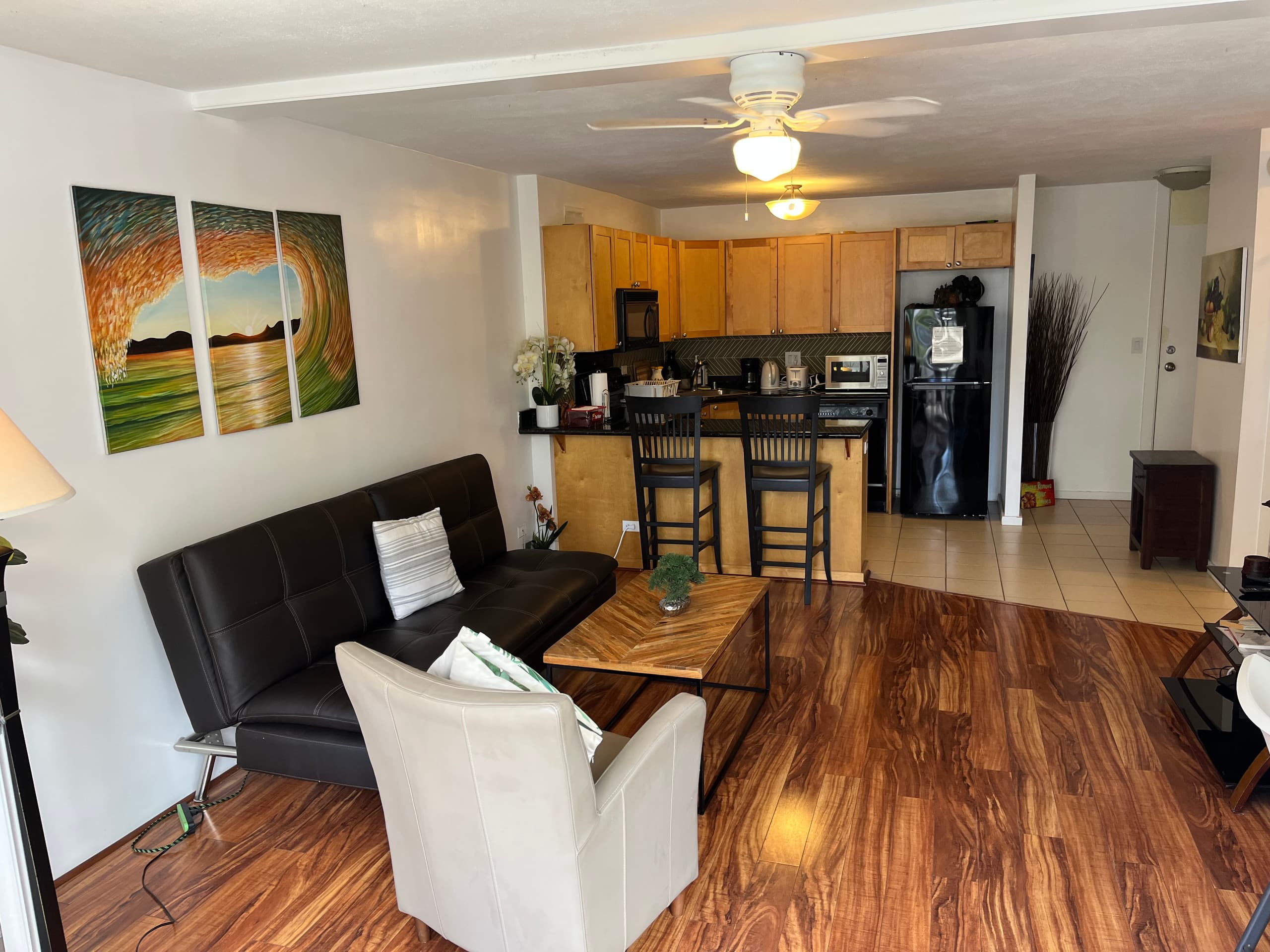 Condo in Honolulu · ★4.75 · 1 bedroom · 2 beds · 1 private bath - Image 4