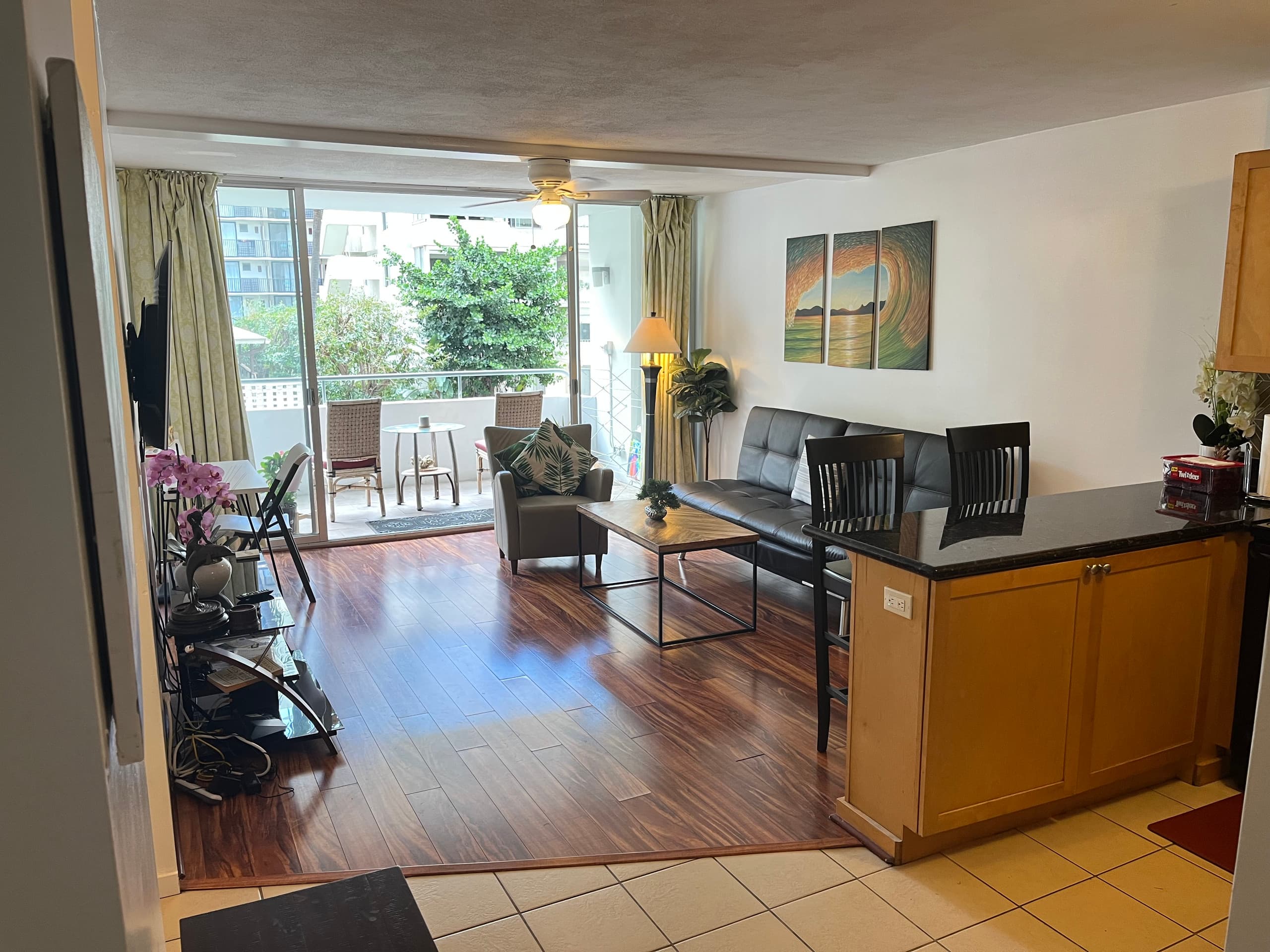 Condo in Honolulu · ★4.75 · 1 bedroom · 2 beds · 1 private bath - Image 6