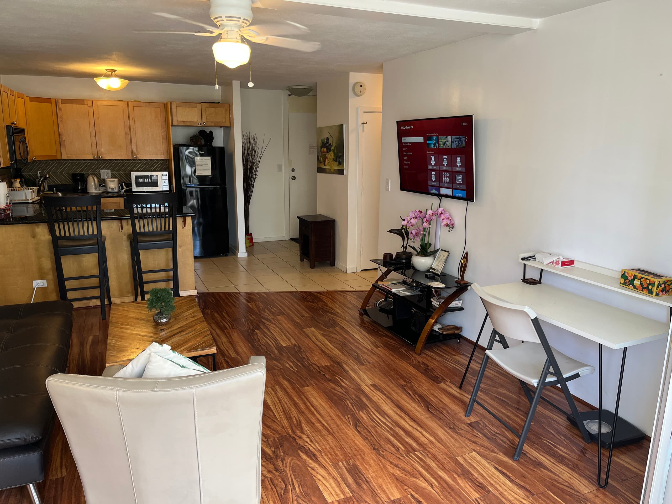 Condo in Honolulu · ★4.75 · 1 bedroom · 2 beds · 1 private bath - Image 3
