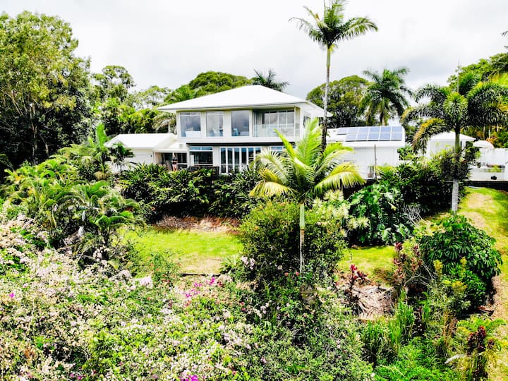 Sundream
Luxe Rainforest Retreat - Australia
