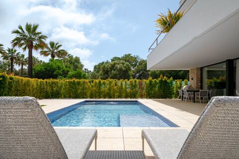 Modern villa, new construction in Sotogrande Costa